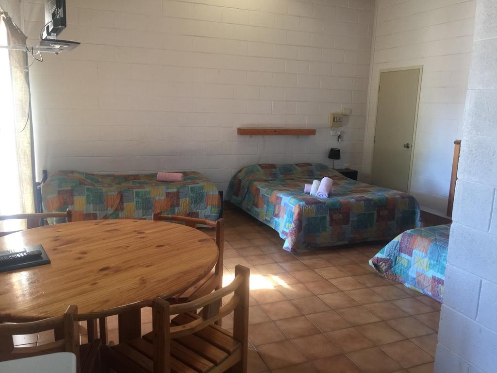 Carnarvon Caravan Park Rom bilde